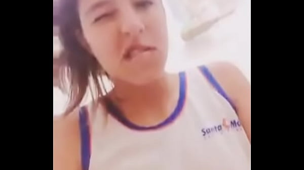 Estaba triste y mi amiga me anima mostrandome su cuerpaso