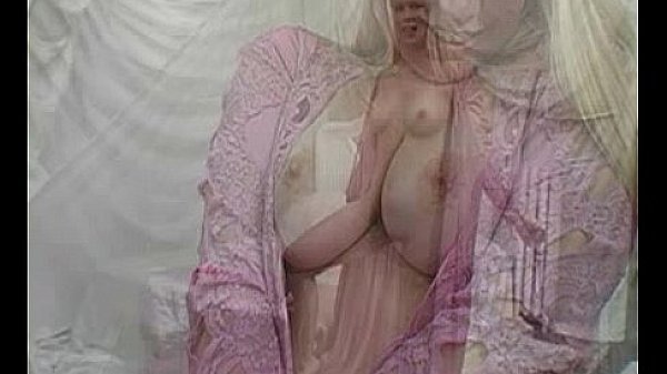 Lacie Jerks her pussy