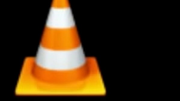 Um senhor contando como foi sua experi&ecirc;ncia com uma garota de programa  