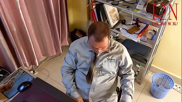 GROW LIKE A TOWER. Giant secretary in the office. The manager guy is very surprised by her height. LONG VIDEO