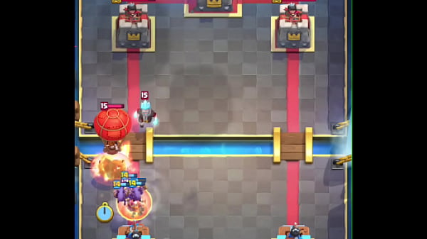 Usario de pekka evoluida &eacute; amassado ao som de linkin park 