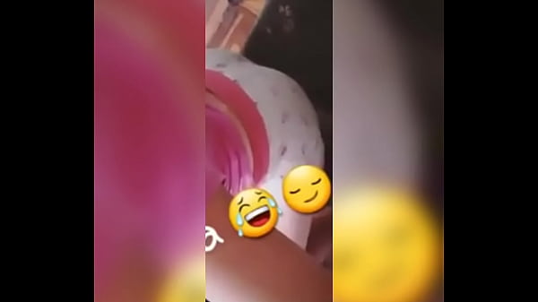 Moviendo mi cola muy rico