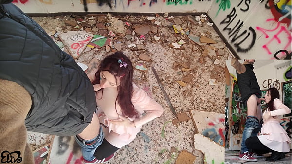 PornoVLOG - Amatoriale italiana a pecorina in location abbandonata  