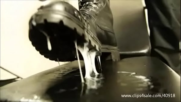 BOOT DOMINATION FROM MUSCULAR CAPTAIN - 165