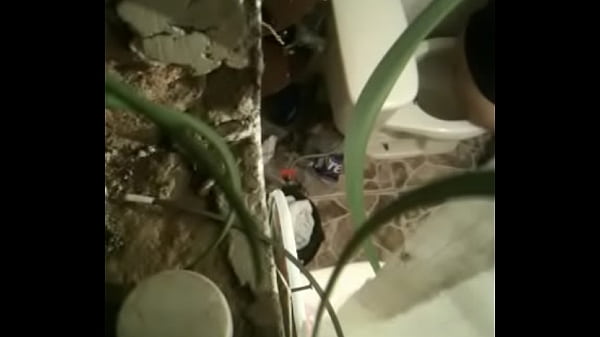 Mi Prima en el Ba&ntilde;o (Mamon el Video)