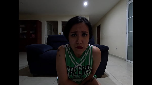 Chica mexicana se pone demasiado cachonda y se masturba antes del gran juego