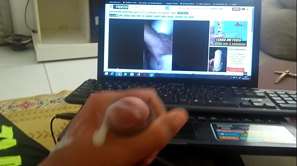 moreno gozando muito na mao