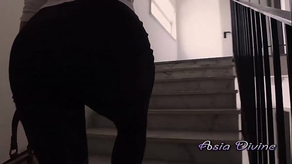 Faccio venire a casa la moglie del mio amico per scoparmela - Asia Divine 