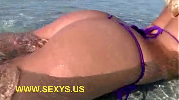 Bikini perfect blonde model  