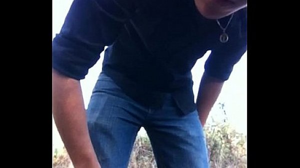 Mesturbandome al aire libre