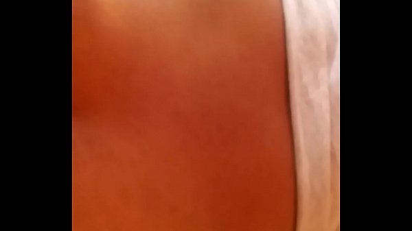 Poquito a poco la meto por el culito ala besina