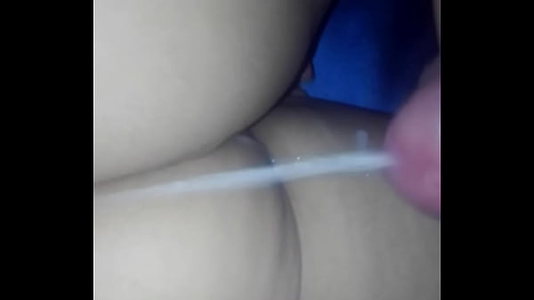 Se hace del rogar pero bien que le gusta que se los ech&eacute; en el culo  