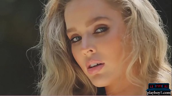 Tight cougar from Australia outdoor stripteasing near a pool 