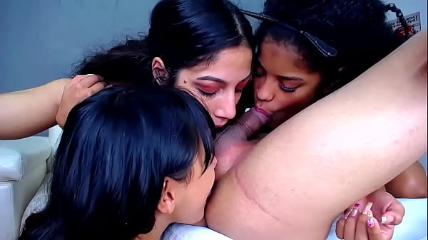 3 girls give blowjobs and suck the guy's ass - RIMJOB