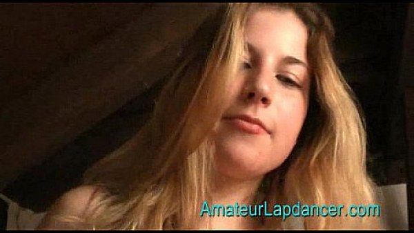 Teen Zdenka does lapdance and BJ in bedroom 