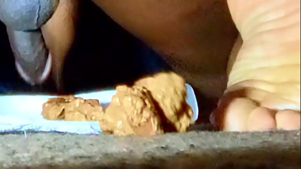 FUCK MY BOOTYHOLE WHILE I FART OUT CHOCLATE CANDY  