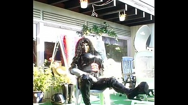 Roxina2006LongLegsAndHighHeels140906XXXL.MPG