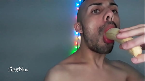 Quiero chuparte esa verga como un platano  