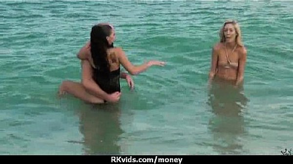 These horny amateurs know that money talks 7