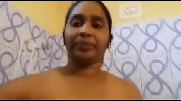 aunty take selfie in bathroom