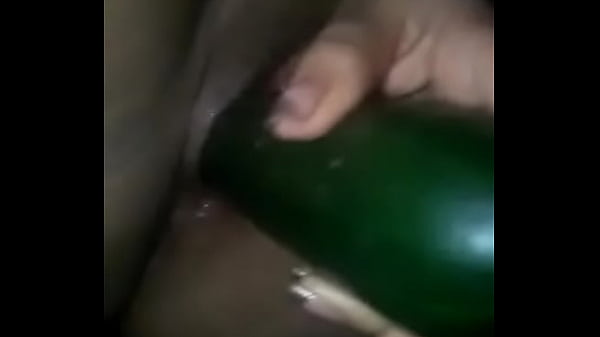 Mi mujer gozando sola  