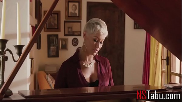 Woman In The House Play When Husband Is Away - Ryan Keely, Gina Valentina  