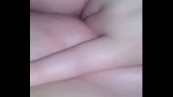 Branquela da buceta rosa gozada