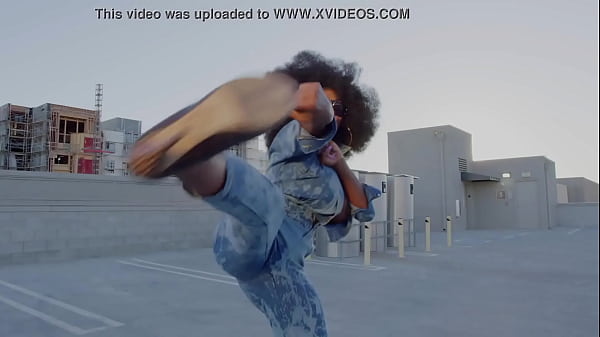 BIG AFRICA TITS VS HUGE DICK