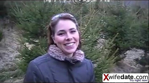 Amateur wife gives oral relief 05