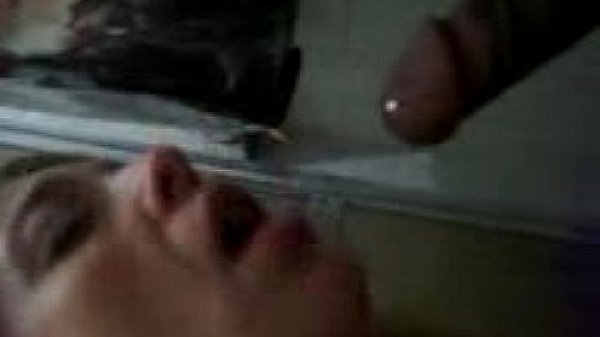 colocando pra mamar gostoso!  