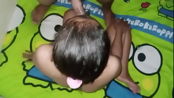 Kontol ku di isap di emut ibu mertua saat istriku lagi keluar 