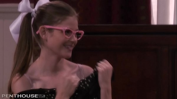 Sexy Lara Brookes indulges in Penthouse babe Dillion Harper's shaved pussy