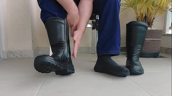 COLOCANDO MINHA BOTA DE TRABALHO - MLV03