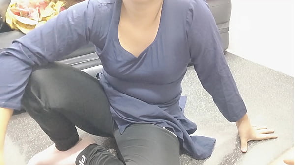 Sexy Tamil office girl Shruti seducing her manager in hotel room