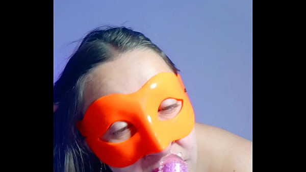 La Due&ntilde;a Del Bar Imita A La Mucama Y Hace Un Video Masturbandose Para Mostrar A Sus Clientes 2 FULL ON XRED/SHEER