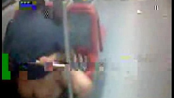 casal fazendo sexo dentro de um trem.FLV