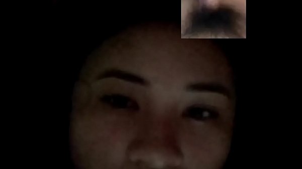 Em g&aacute;i xinh xem xuất tinh