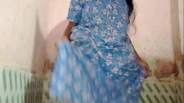 कुंवारी लड़की ने चूत का पानी गिराया  