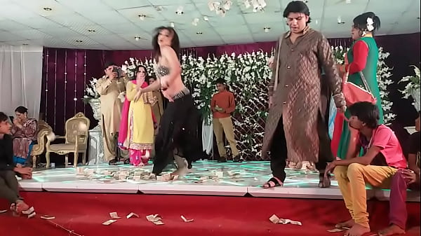 jiya khan Mehndi dance on billi .MP4