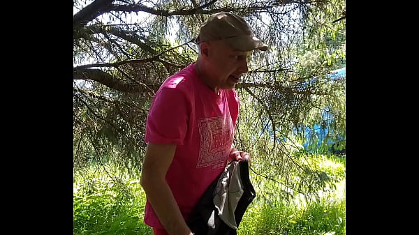 Ryan Anderson goes naked in a public lay by