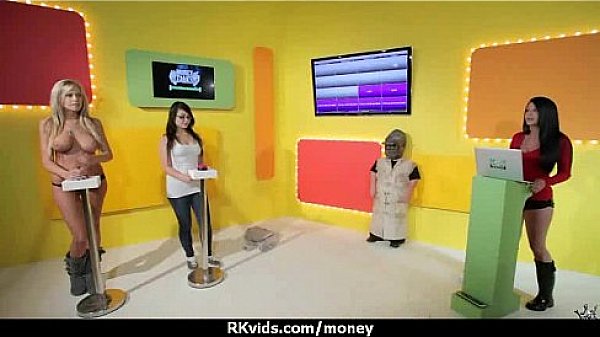 Slutty amateur babe is paid cash from some crazy public sex 3