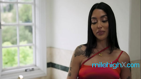 Stepsis Got A BubbleButt