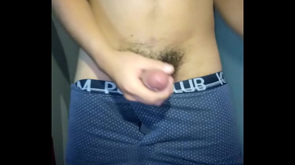 Masturbandome en casa sola 