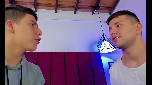 Gay convenceu o amigo h&eacute;tero a beijar ele 4 vezes  