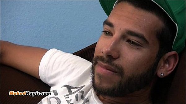 2 Latinos jacking each other off