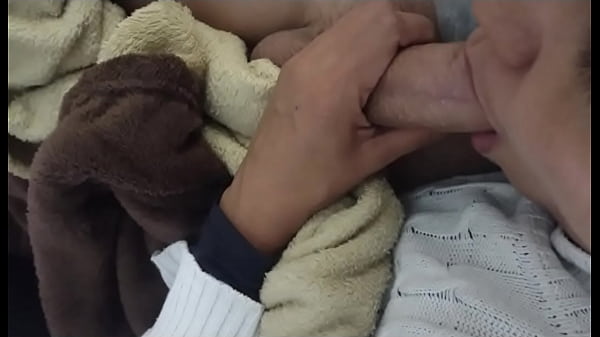 Happy New Year- Safado do meu enteado me acordou no r&eacute;veillon s&oacute; pra eu chupar sua piroca e eu engolir toda porra