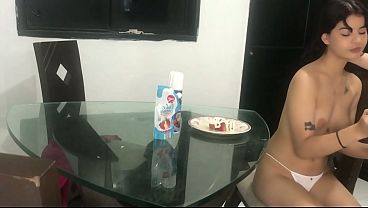 Cachonda hermanastra latina haciendo feliz a su hermanastro