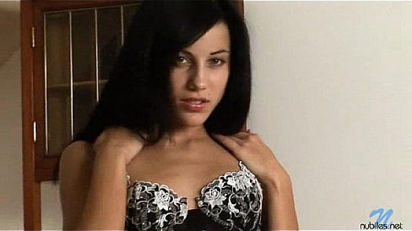 Amalie Anita Pearl Bed Fingers