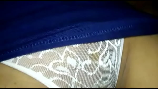 vestido azul hilo blanco