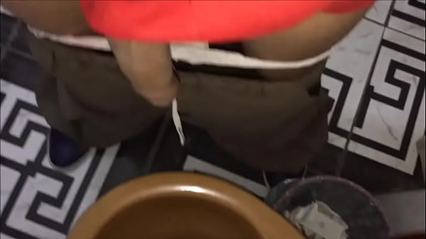 quando cheguei em casa nao resistir ja fui logo gozar na calcinha